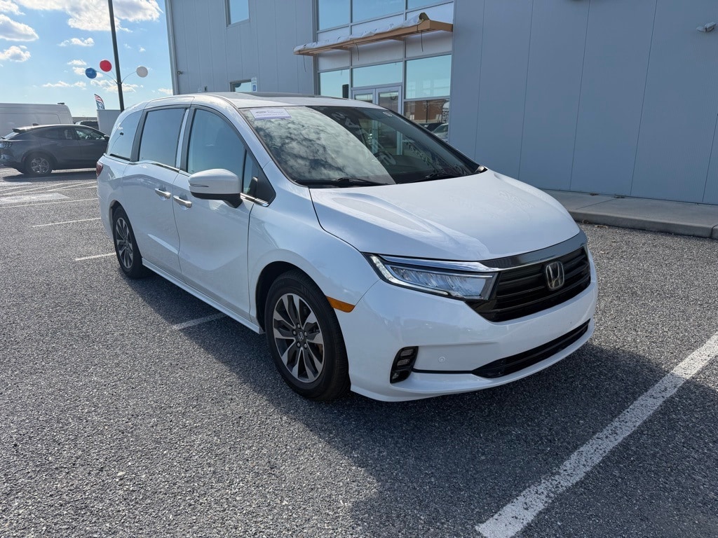 Certified 2023 Honda Odyssey Touring Van
