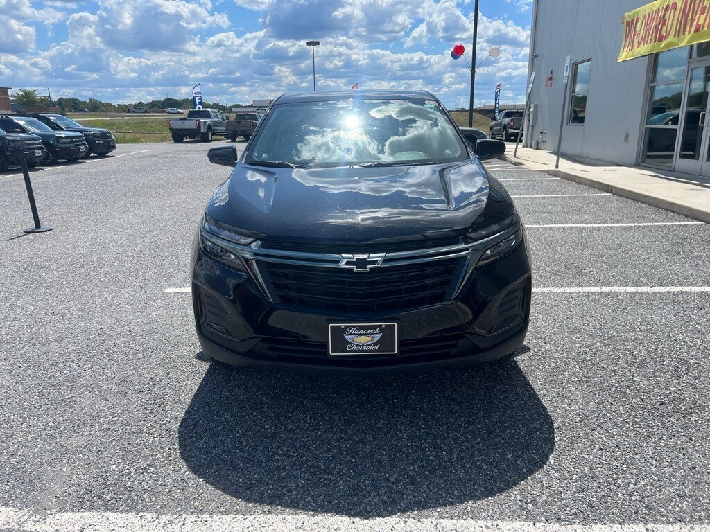 2023 Chevrolet Equinox LS photo 3