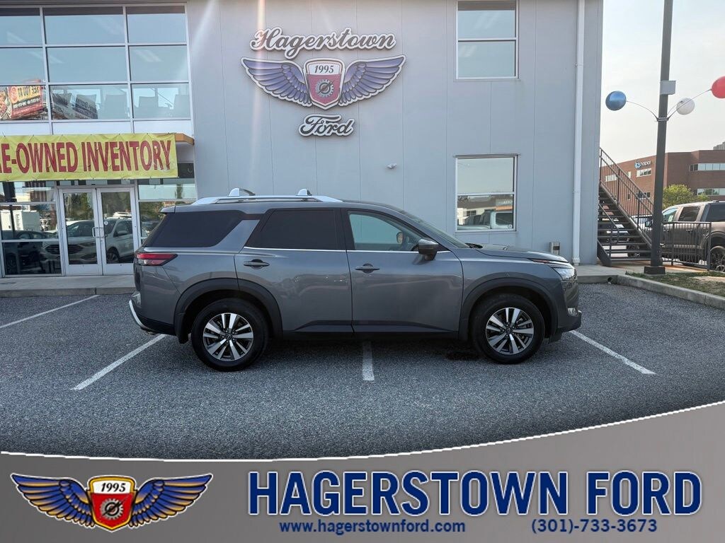 Certified 2025 Nissan Pathfinder SL SUV