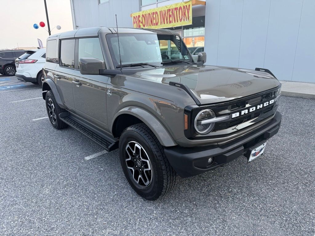 Certified 2025 Ford Bronco Outer Banks SUV