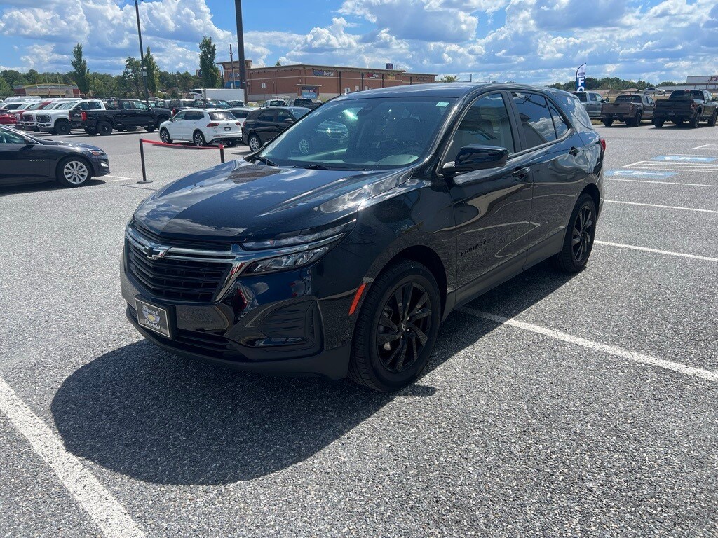 2023 Chevrolet Equinox LS photo 4