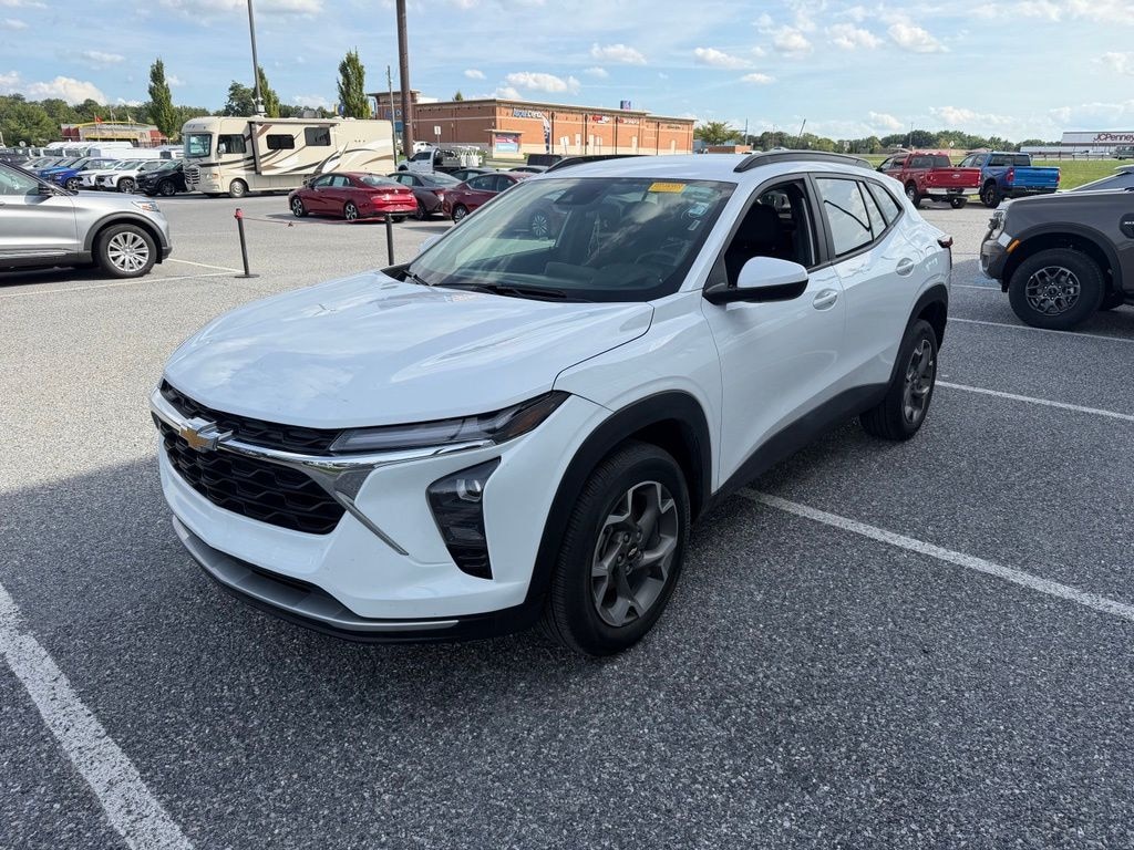 Certified 2025 Chevrolet Trax LT SUV