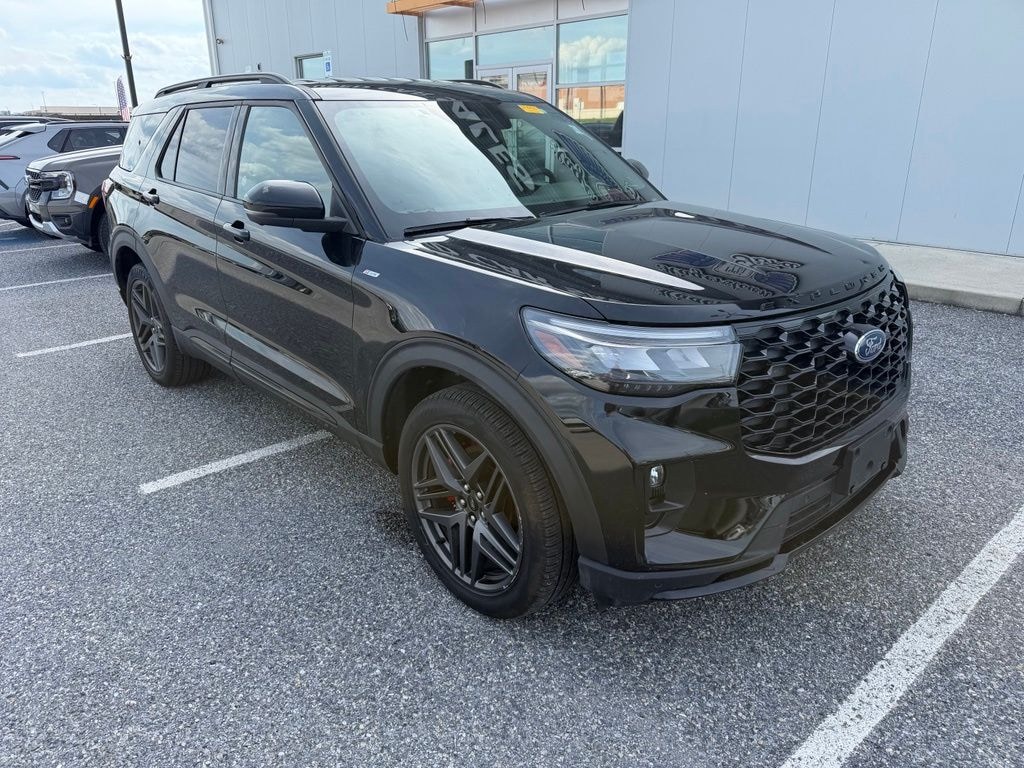 Used 2025 Ford Explorer ST-Line SUV