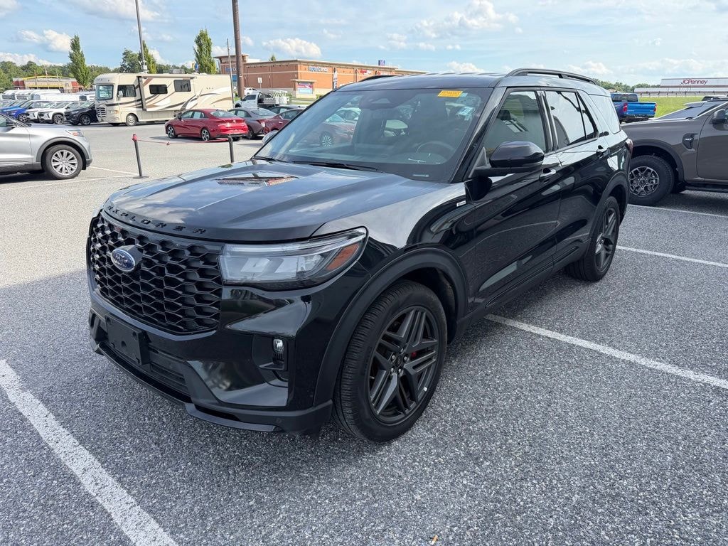 Used 2025 Ford Explorer ST-Line SUV