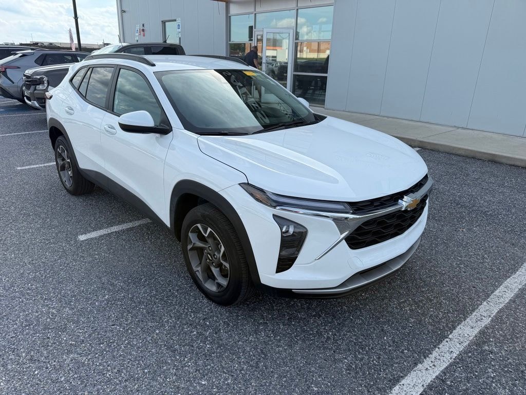 Certified 2025 Chevrolet Trax LT SUV