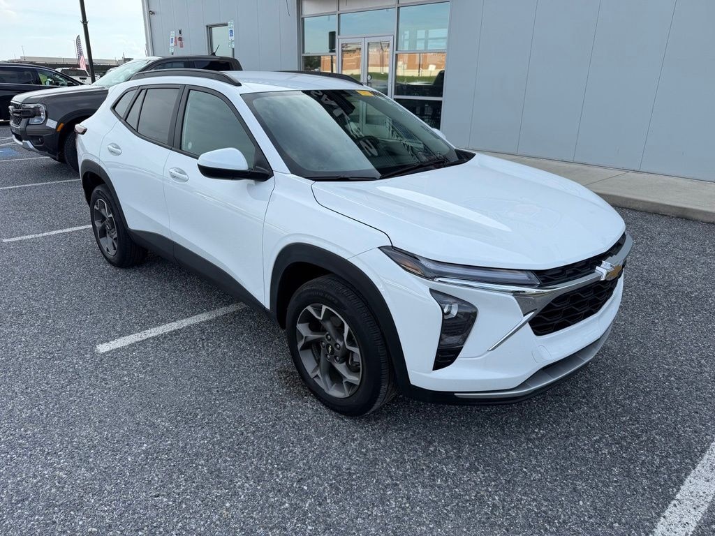 Certified 2025 Chevrolet Trax LT SUV