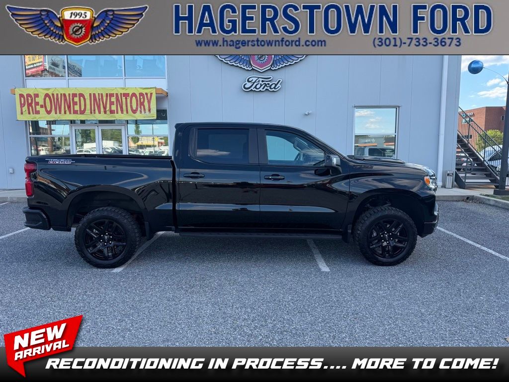 2025 Chevrolet Silverado 1500 LT Trail Boss 4X4 Crew Cab Short Box's photo