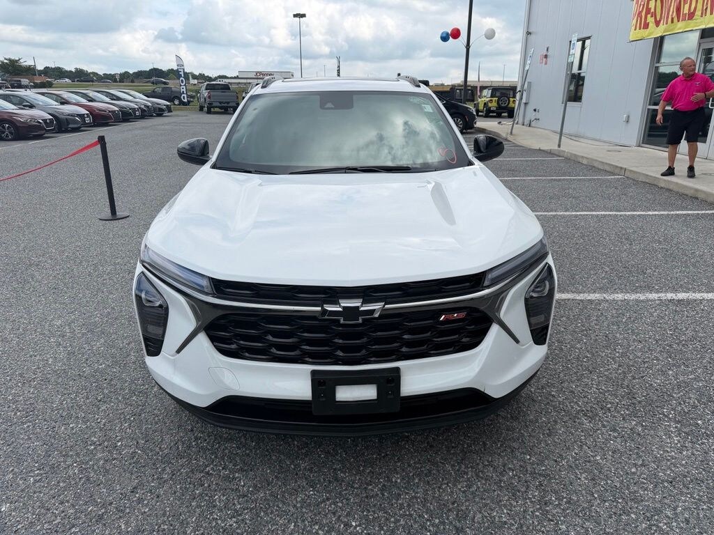 Used 2025 Chevrolet Trax 2RS SUV