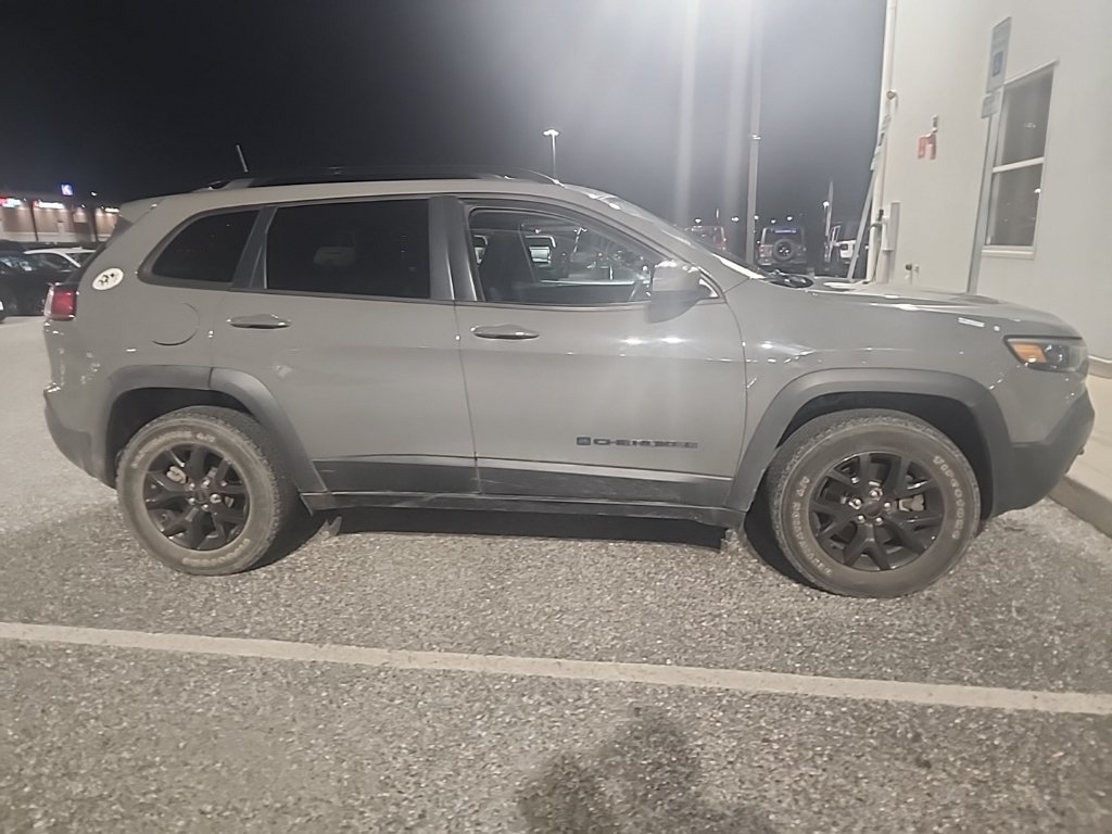 Used 2019 Jeep Cherokee Latitude SUV