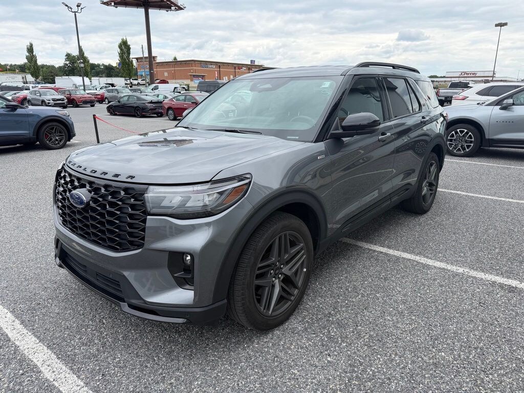 Used 2025 Ford Explorer ST-Line SUV