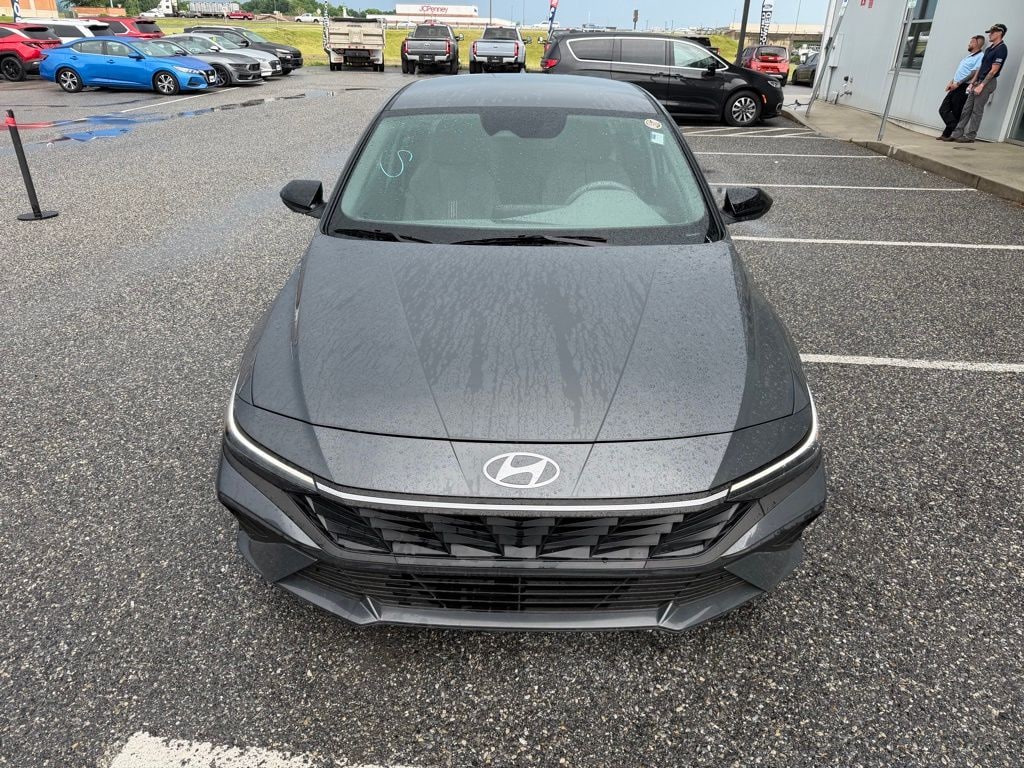 Used 2025 Hyundai Elantra SEL Sport SEDAN