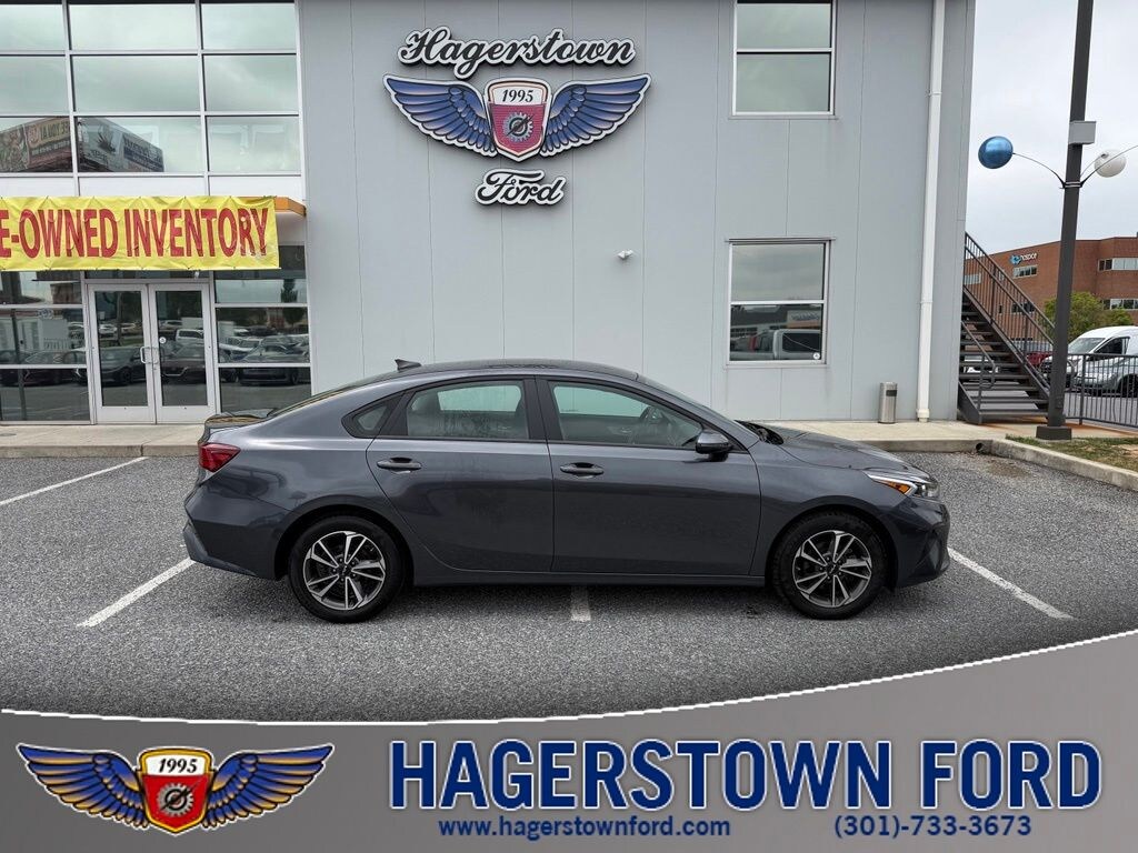 Used 2023 Kia Forte LXS Sedan