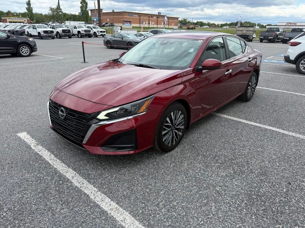 Used 2023 Nissan Altima 2.5 SV Sedan