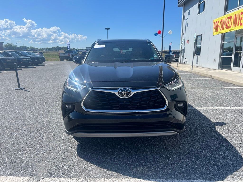 Used 2024 Toyota Highlander Platinum SUV