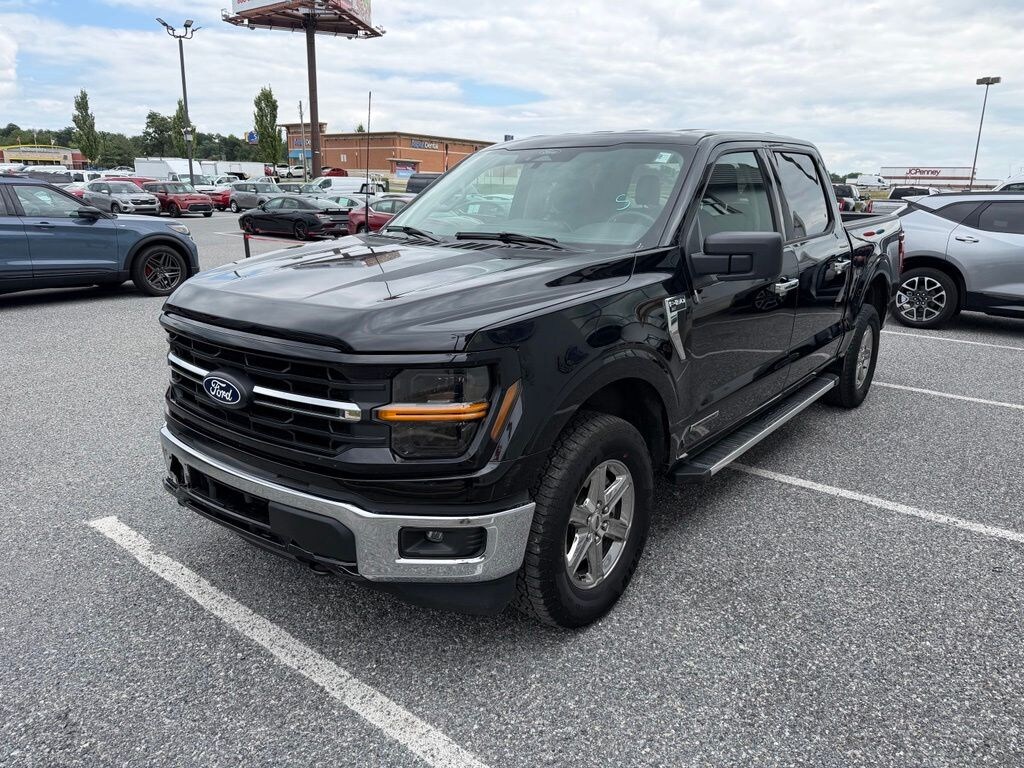 Used 2025 Ford F-150 XLT Crew Cab Truck