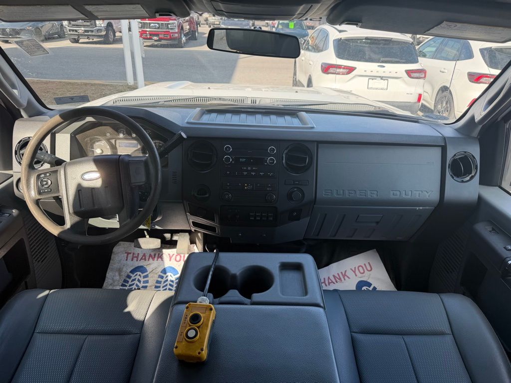 2015 Ford F-550 - Photo 15