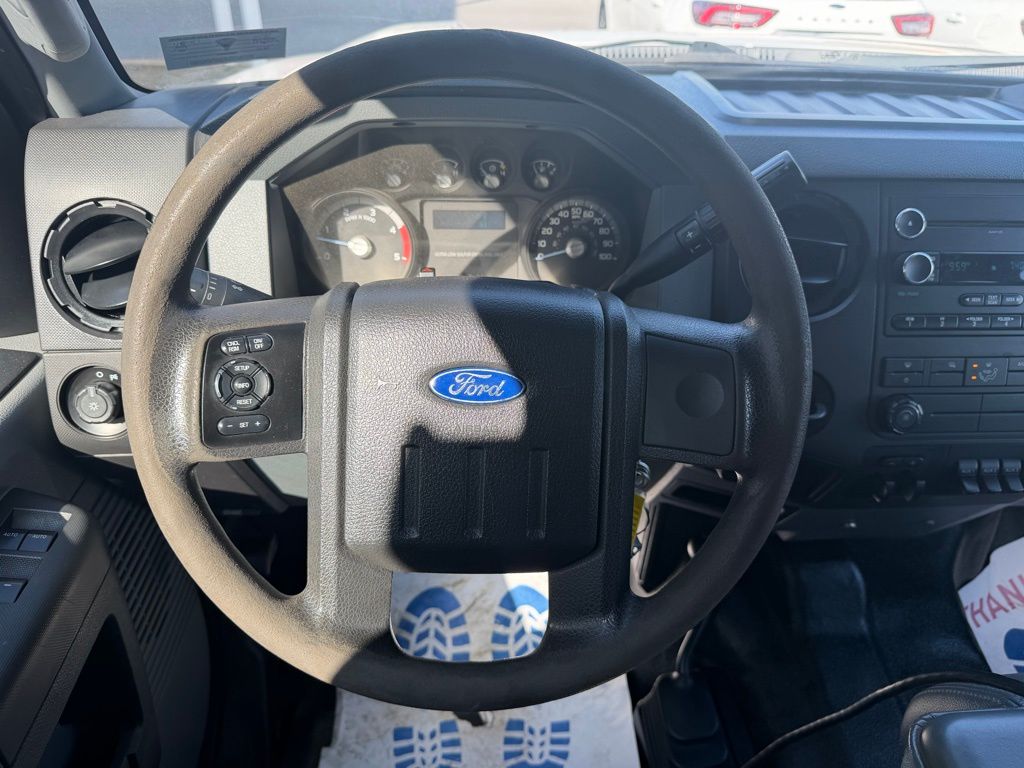 2015 Ford F-550 - Photo 16
