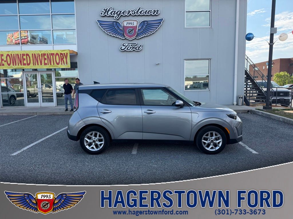 2024 Kia Soul 2.0L LX IVT's photo
