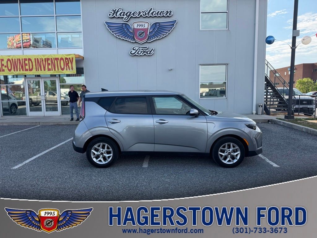 Used 2024 Kia Soul LX Hatchback