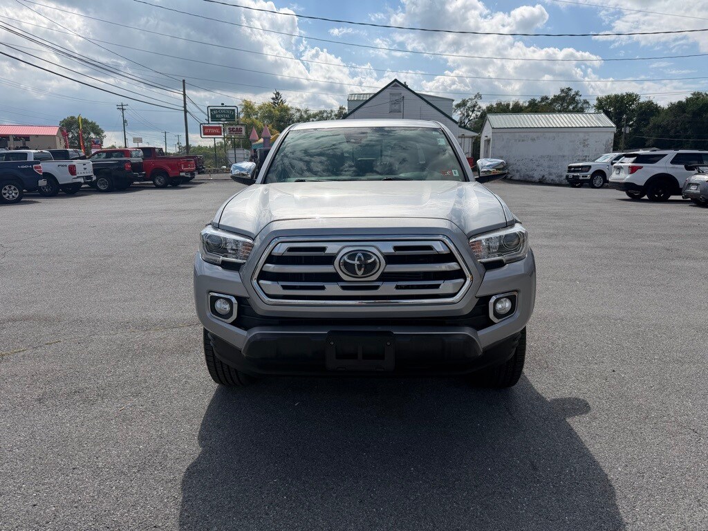 2019 Toyota Tacoma Limited Short Bed photo 2