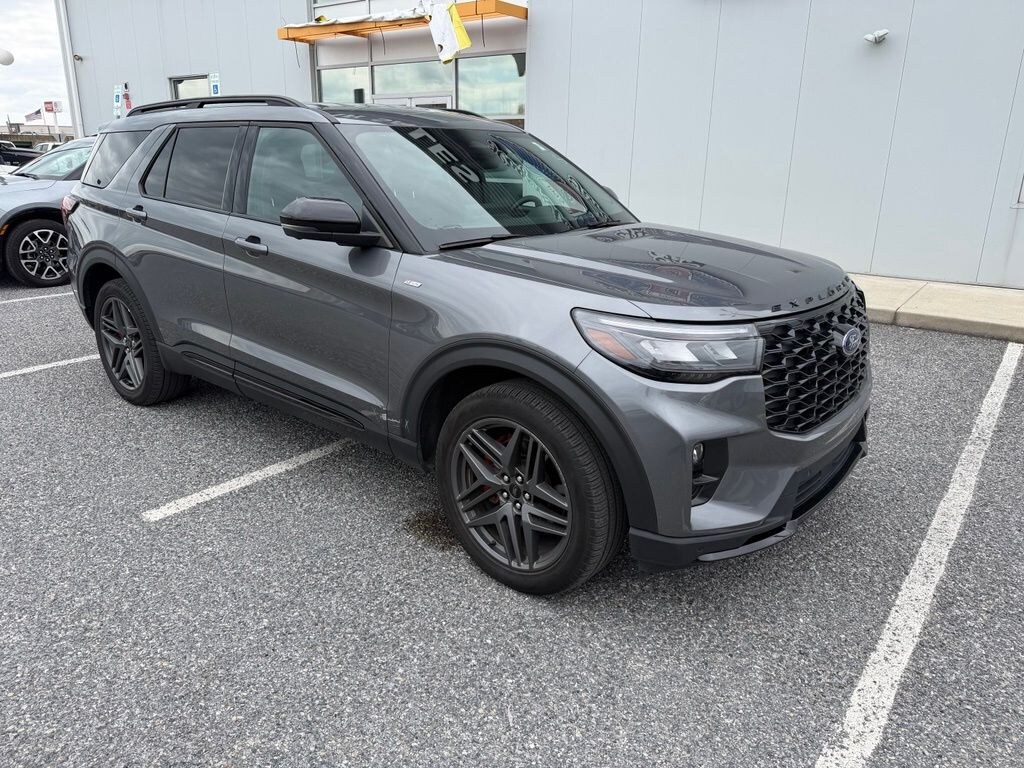 Used 2025 Ford Explorer ST-Line SUV