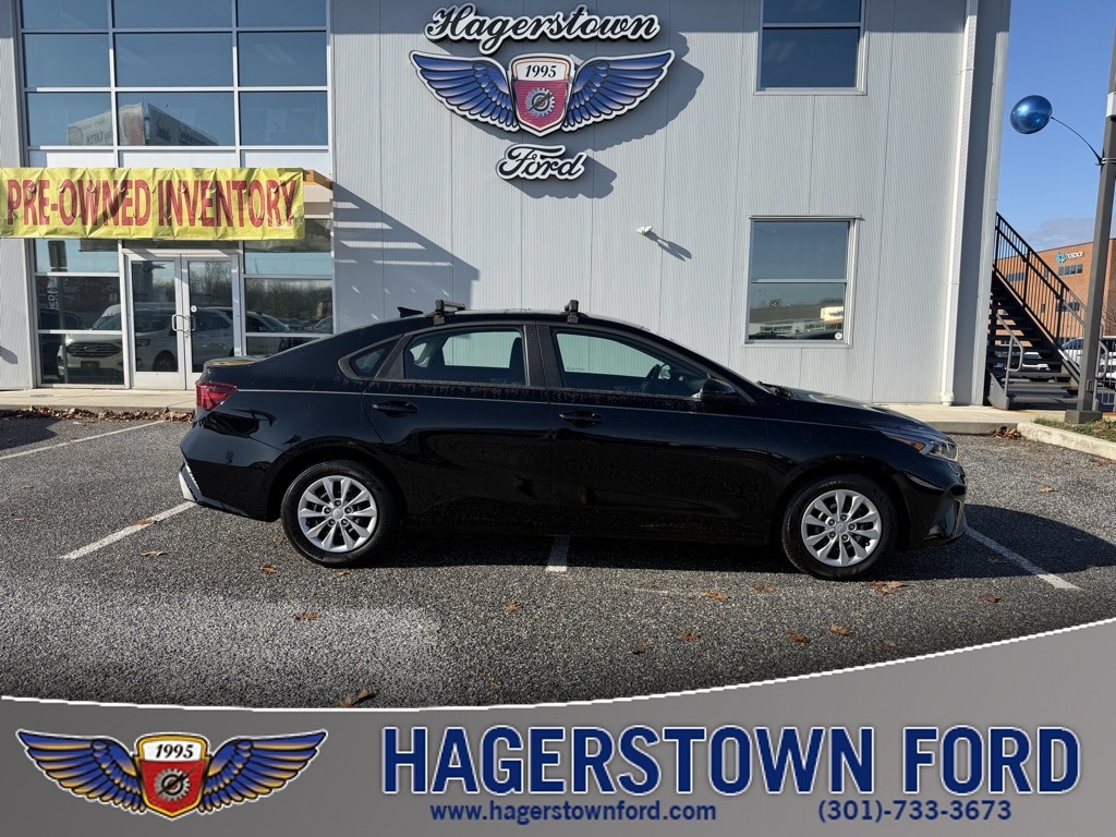 2024 Kia Forte LX's photo