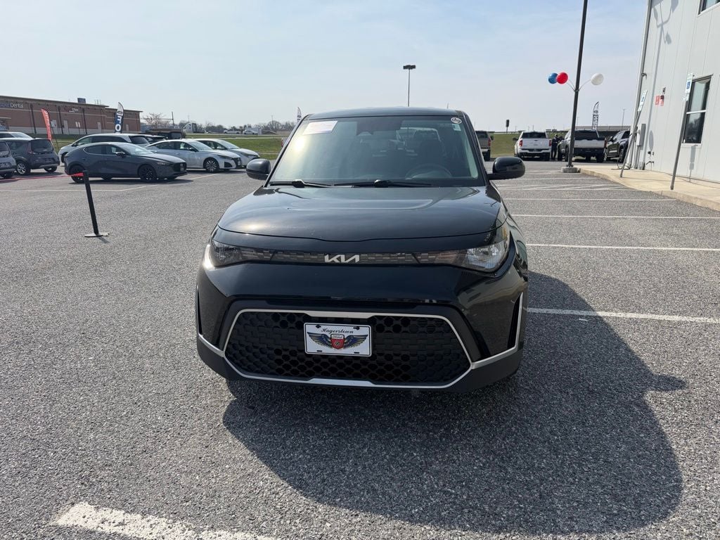 Used 2025 Kia Soul LX HATCHBACK