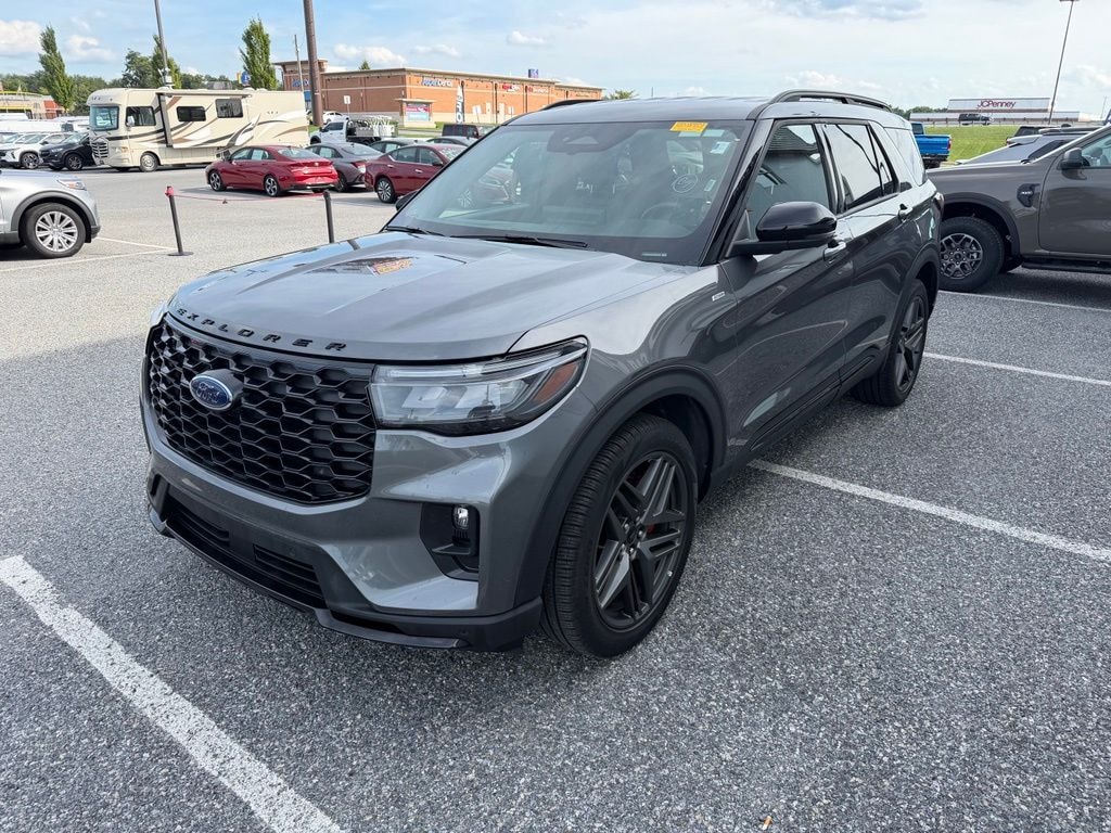 Used 2025 Ford Explorer ST-Line SUV