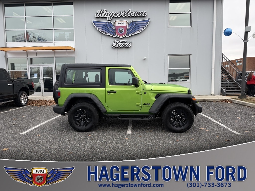 2025 Jeep Wrangler 2-Door Sport's photo