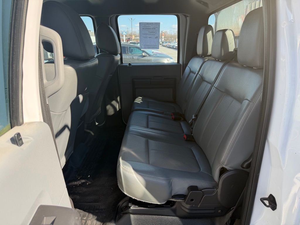 2015 Ford F-550 - Photo 14