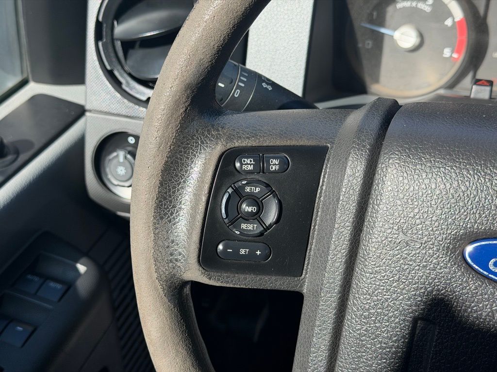 2015 Ford F-550 - Photo 17
