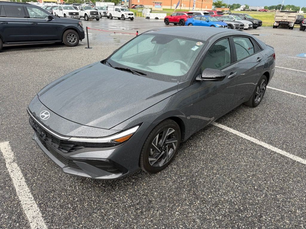 Used 2025 Hyundai Elantra SEL Sport SEDAN