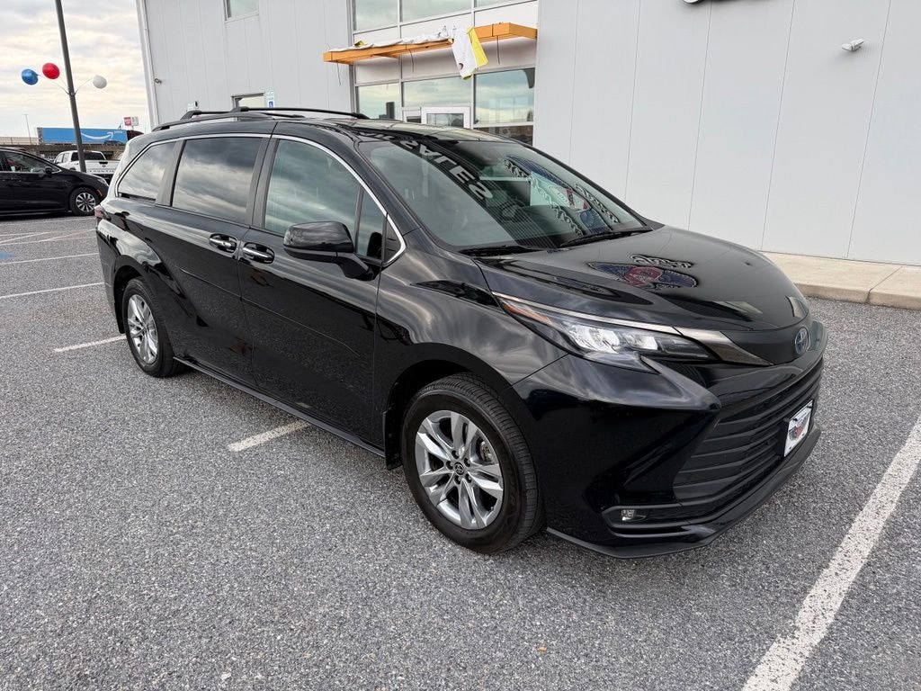 Used 2022 Toyota Sienna XLE Woodland Edition PASSENGER VAN