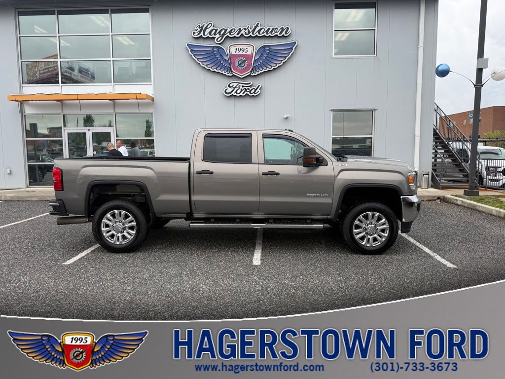 2017 GMC Sierra 4WD Crew Cab Standard Box's photo