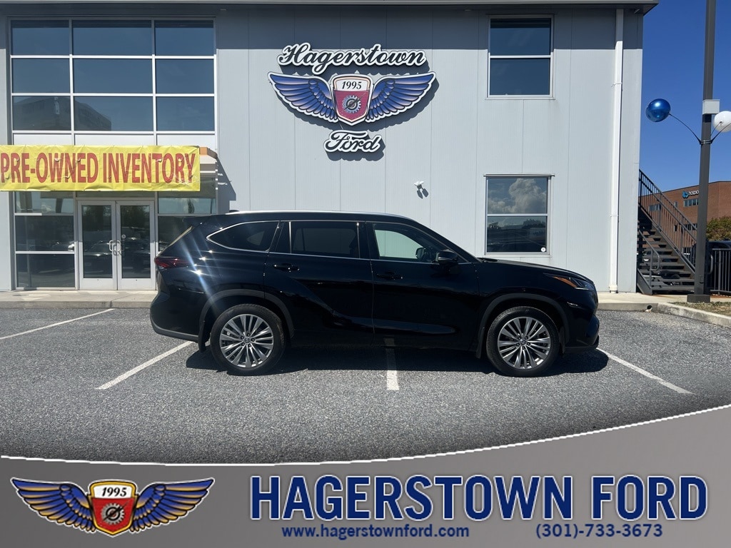 Used 2024 Toyota Highlander Platinum SUV