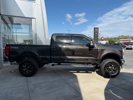 2025 Ford F-350 XLT Truck Crew Cab
