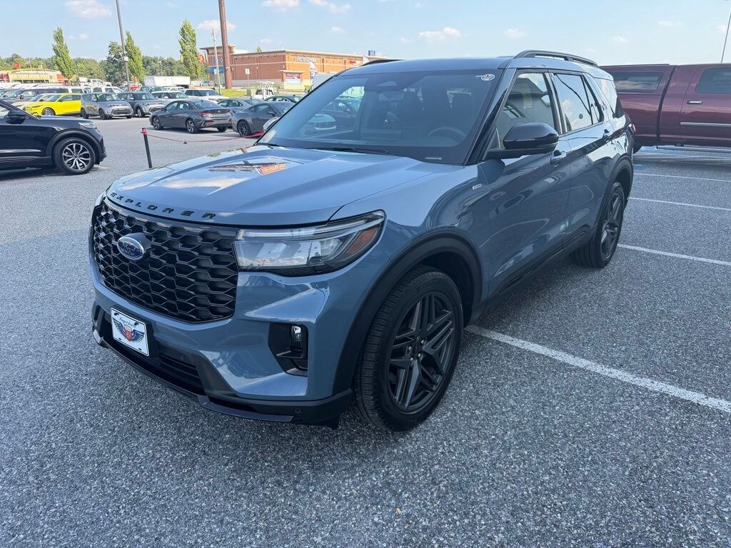 Used 2025 Ford Explorer ST-Line SUV