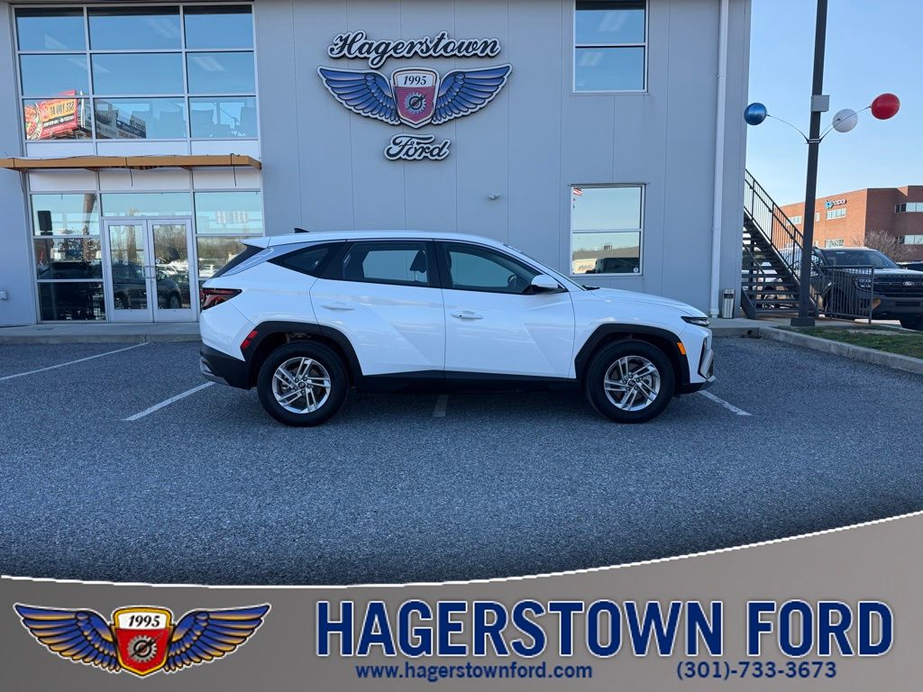 2025 Hyundai Tucson SE