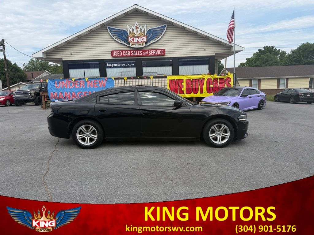 Used 2016 Dodge Charger SE Sedan