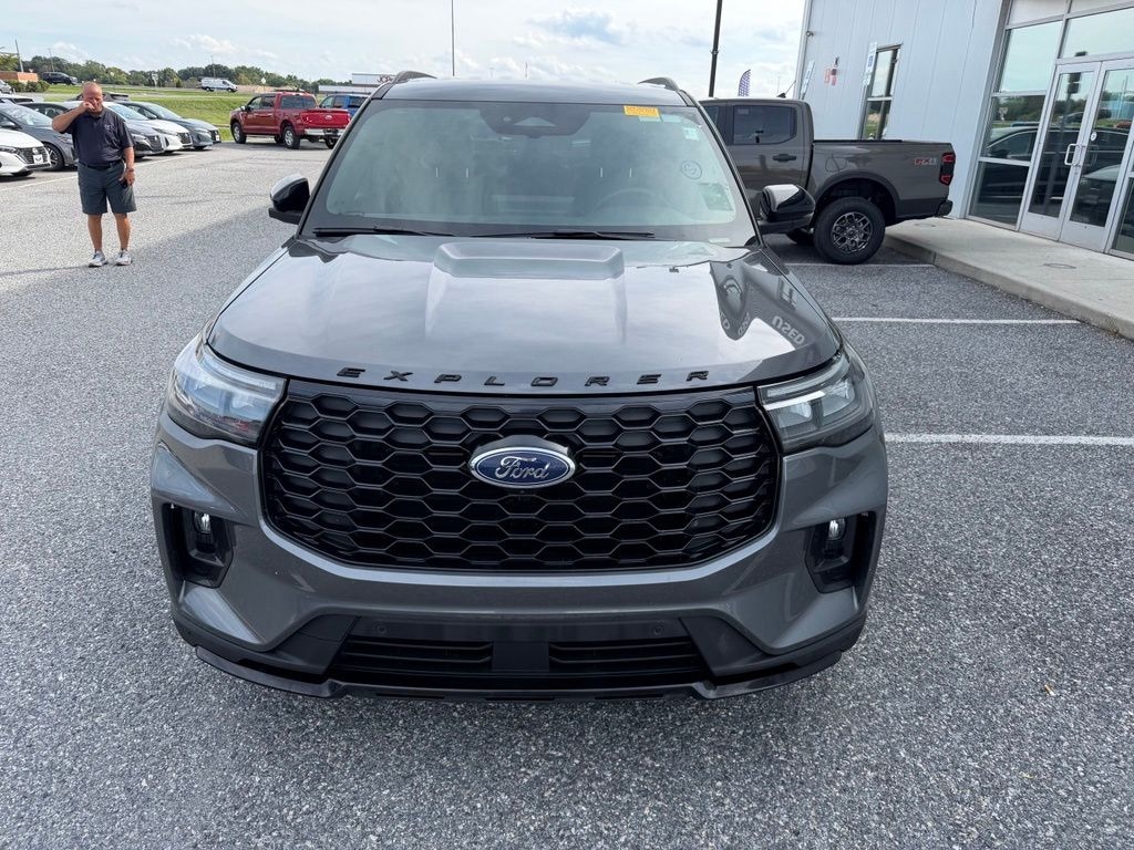 Used 2025 Ford Explorer ST-Line SUV