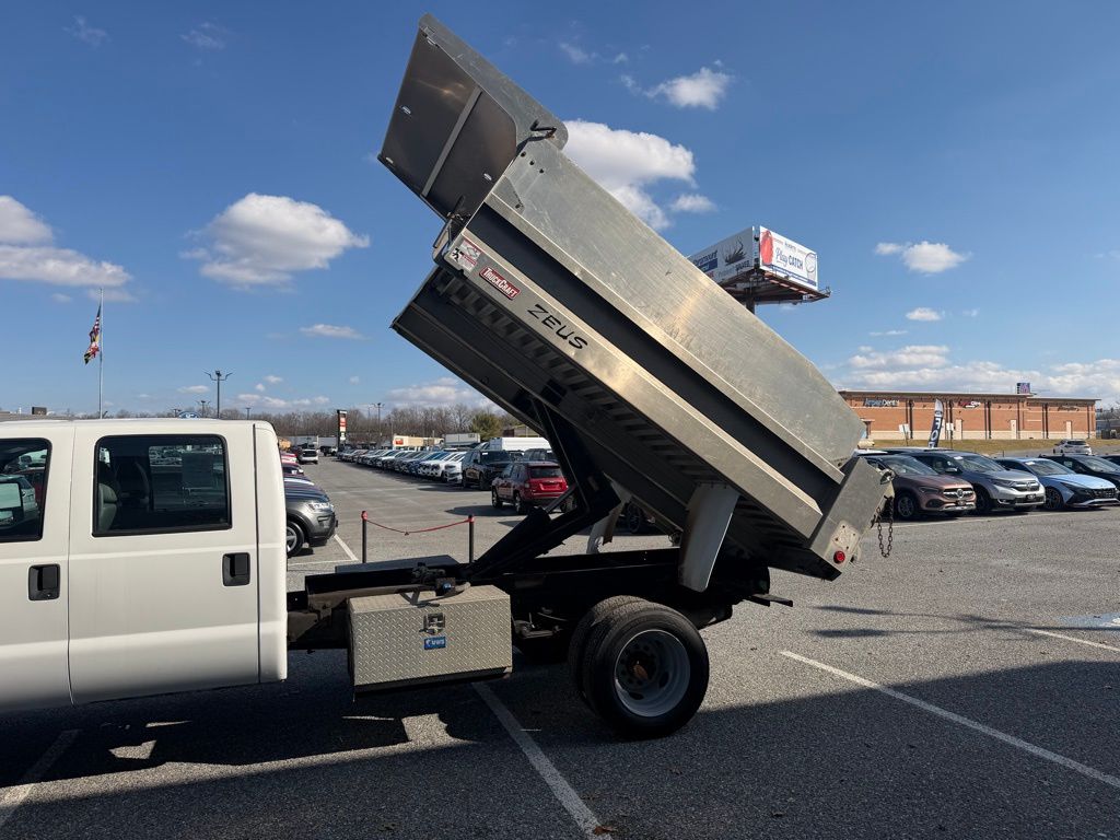 2015 Ford F-550 - Photo 9