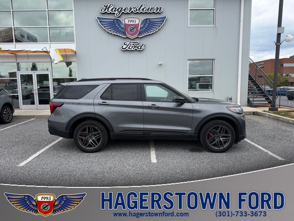 Used 2025 Ford Explorer ST-Line SUV