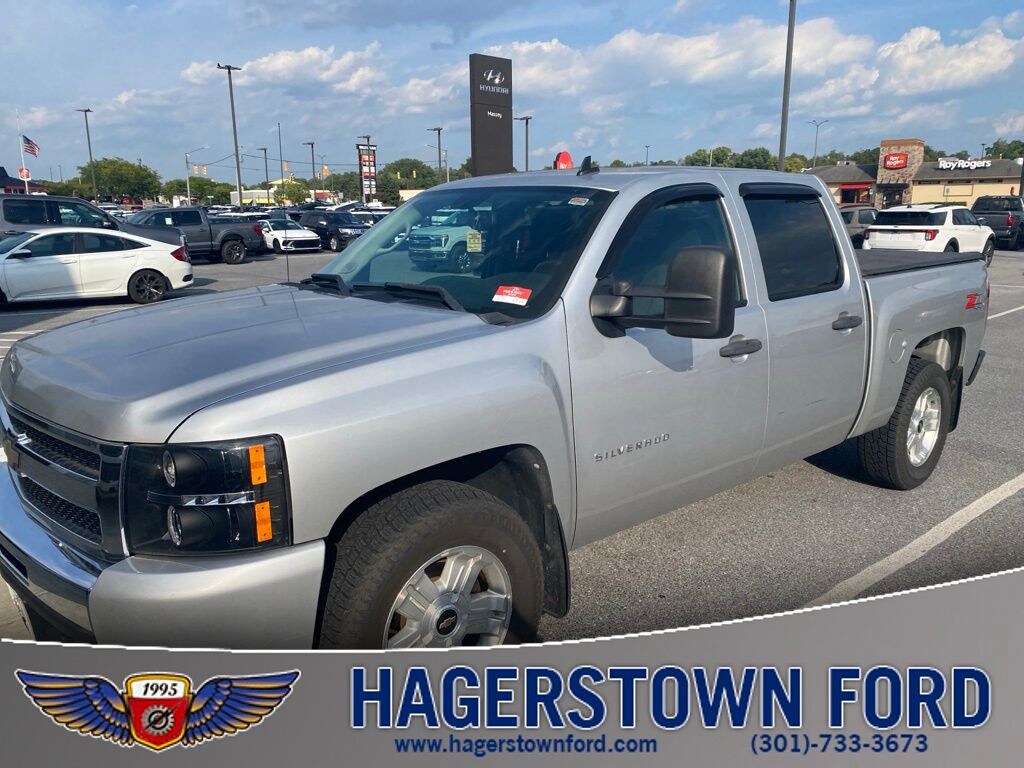 Used 2011 Chevrolet Silverado 1500 LT Crew Cab Truck