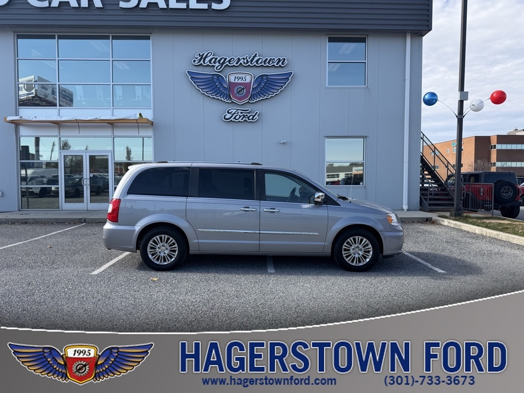 2015 Chrysler Town & Country Limited Platinum