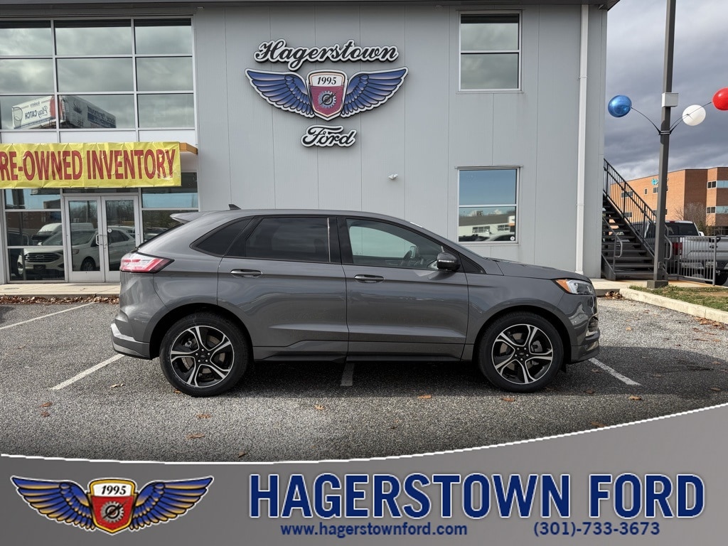2023 Ford Edge ST's photo