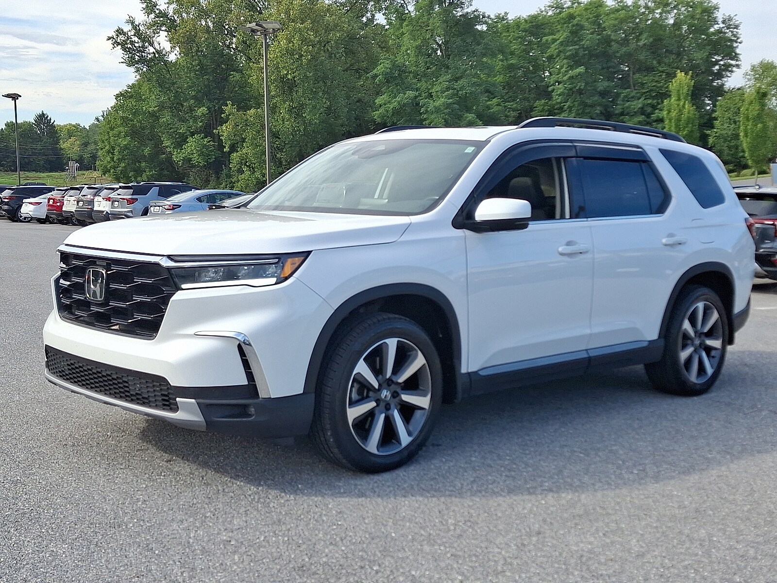 2024 Honda Pilot Touring photo 2