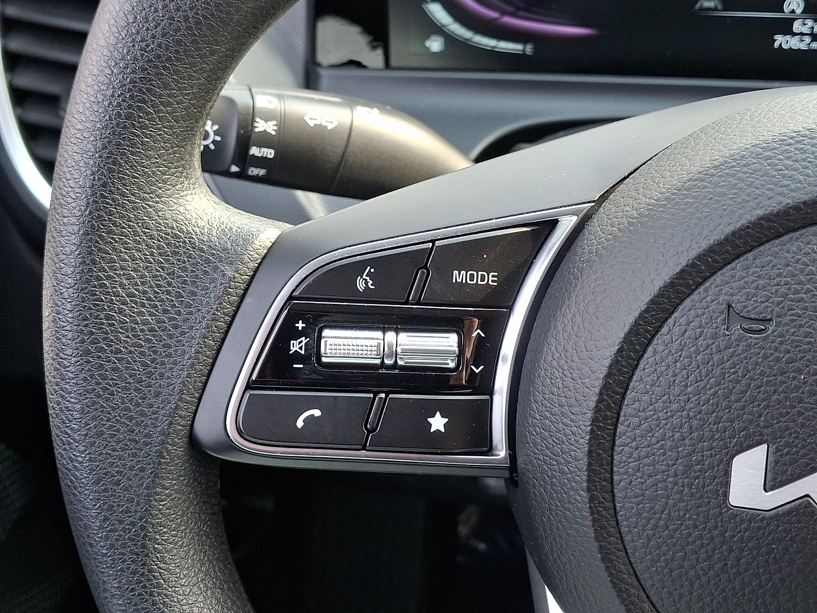 2025 Kia Seltos LX - Photo 21