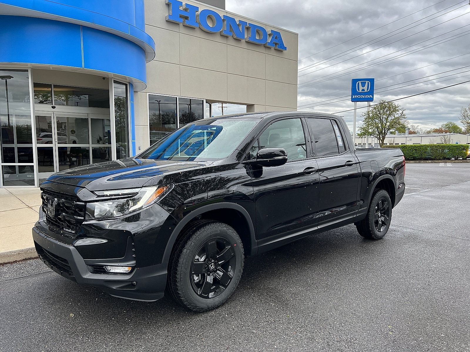 2026 Honda Ridgeline Black Edition's photo