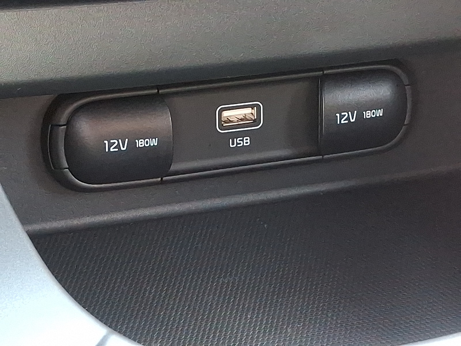 2025 Kia Seltos LX - Photo 24