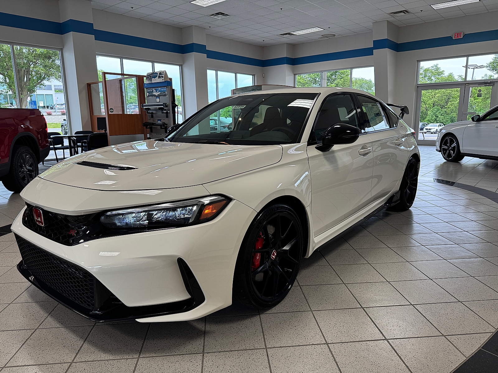 2025 Honda Civic Hatchback Type-R's photo